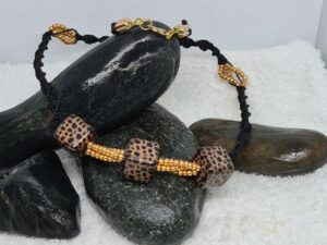 κολιέ animal print