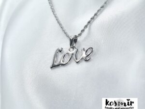 Ατσάλινο κολιέ Love σε ασημένιο χρώμα